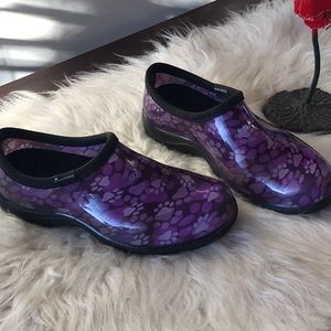 Sloggers Women purple paw print waterproof garden shoes made in USA Size…